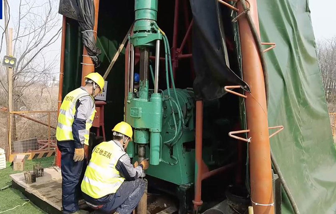 45 giàn khoan hoạt động đồng thời, 1.000 kỹ sư huy động - vỡ oà phát hiện mỏ vàng đơn lẻ lớn nhất lịch sử trữ lượng hơn 1.444 tấn- Ảnh 2.