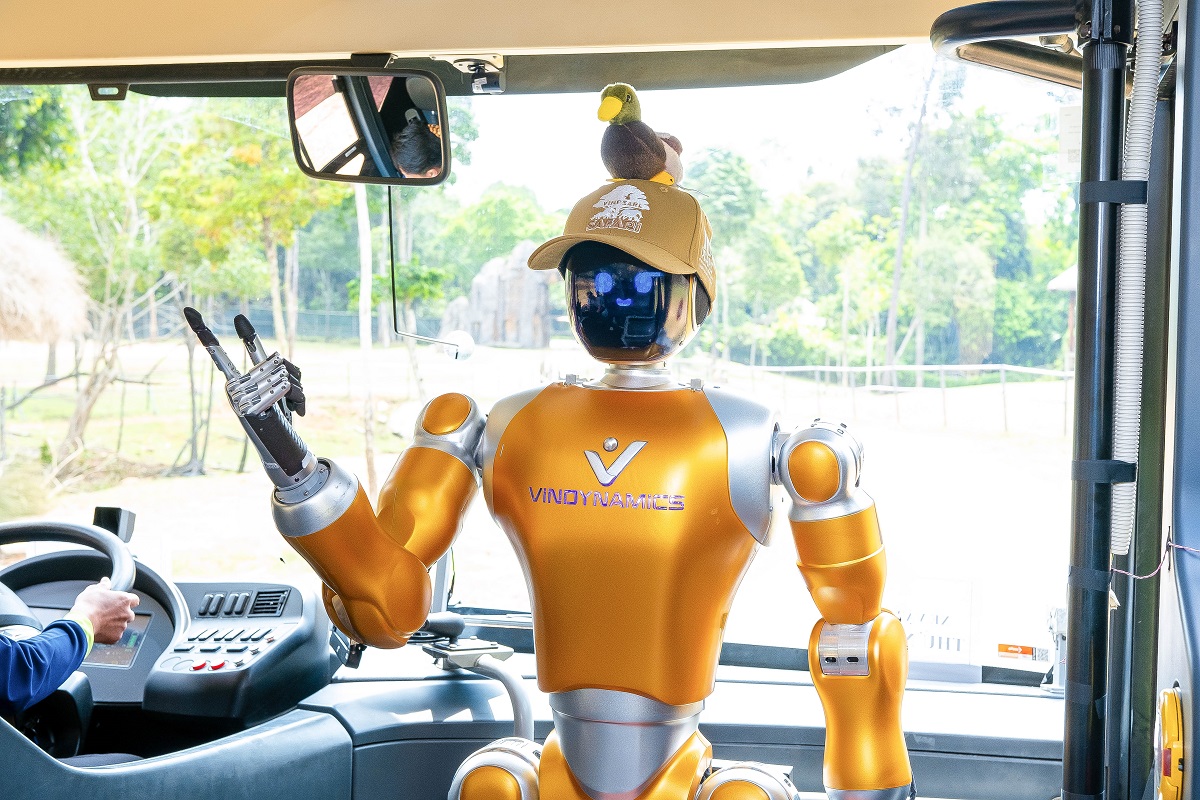 Robot hình người của Vingroup lần đầu ra mắt thế giới: Có thể làm hướng dẫn viên, hỗ trợ an ninh và việc nhà - Ảnh 2.